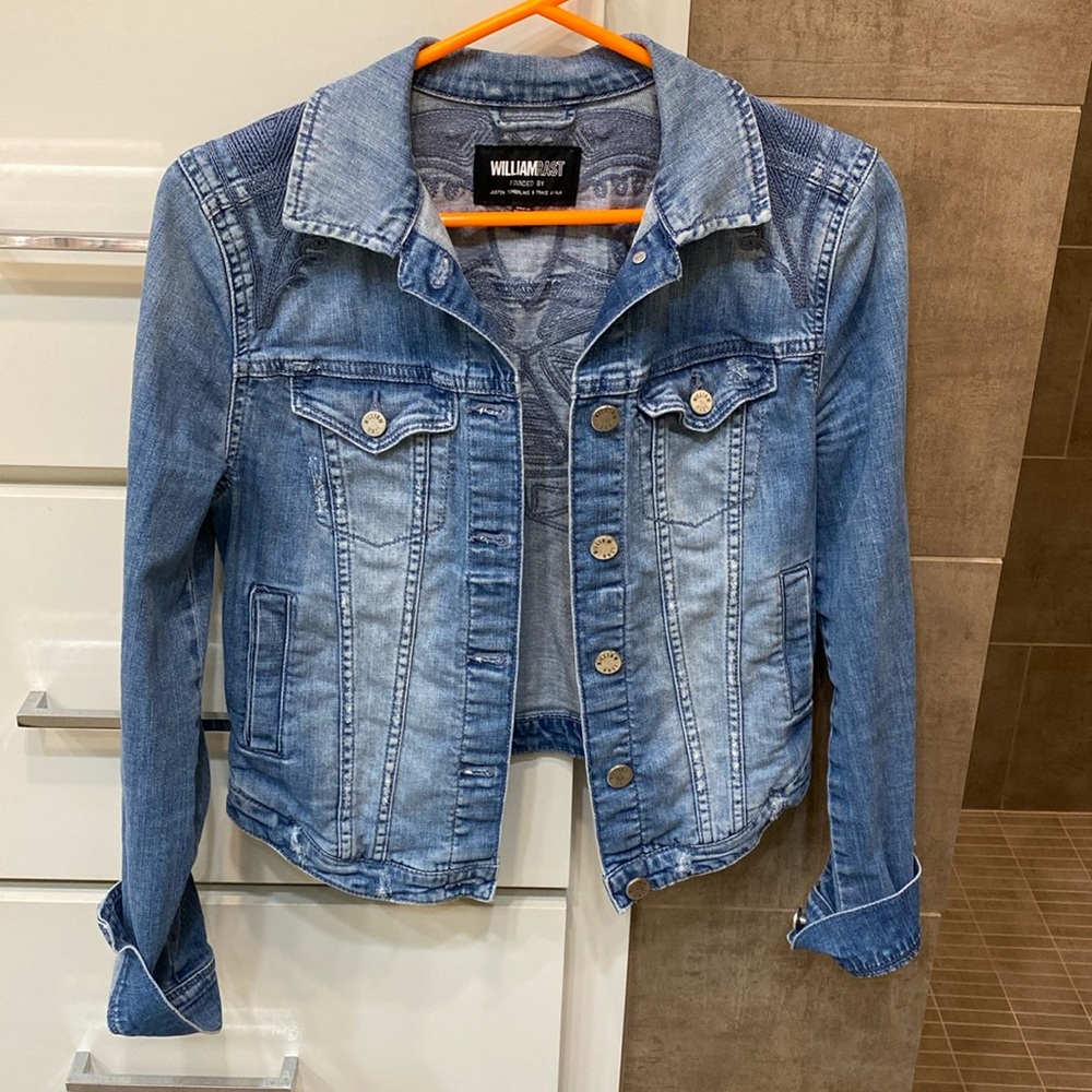 Cropped Jean jacket with embroidery on the back